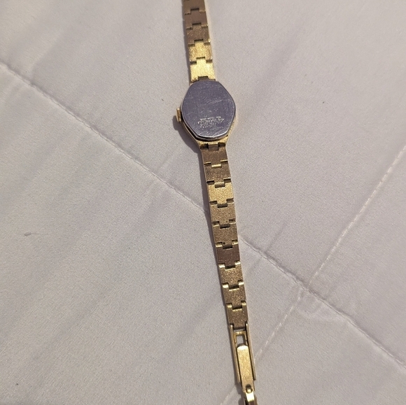 Oris Gold Timepiece with Ivory Dial - Picture 6 of 8